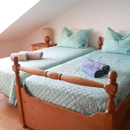 Fantastic With Pool Access * Pataias