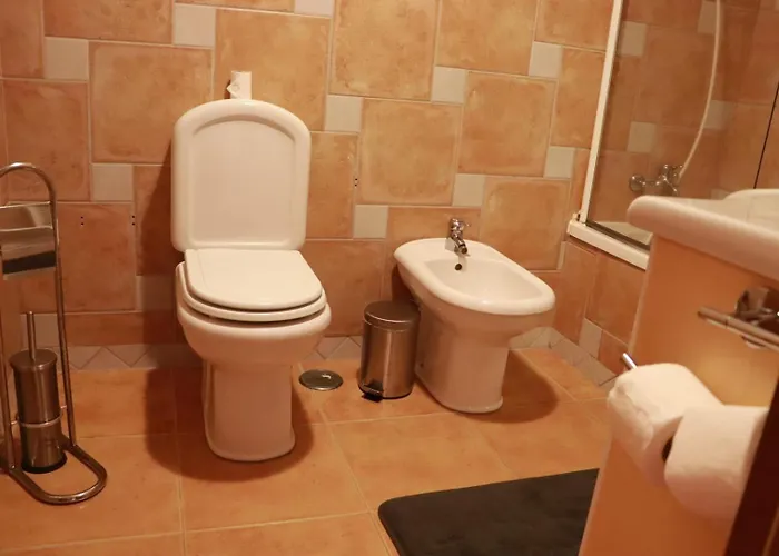 Fantastic With Pool Access * Pataias