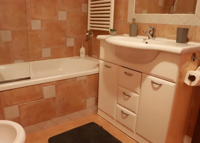 Fantastic With Pool Access